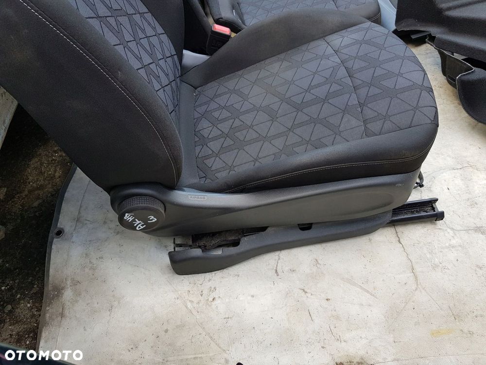 fotel tapicerka Opel Astra K - 3