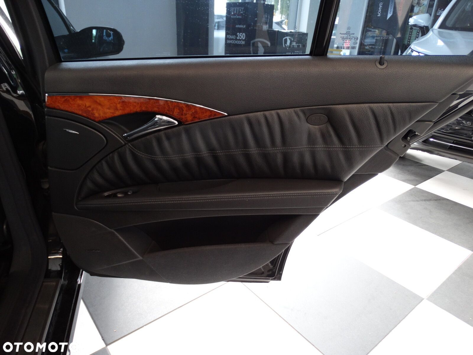 Mercedes-Benz Klasa E - 16