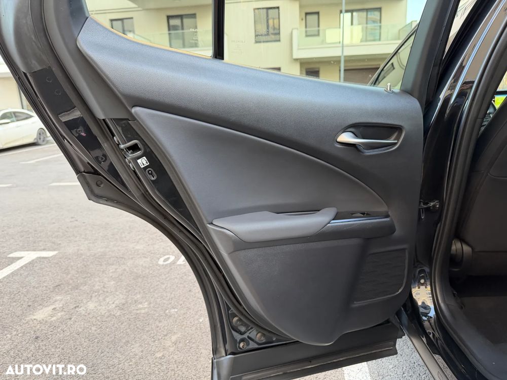 Lexus UX 250h E-FOUR Luxury ML - 22