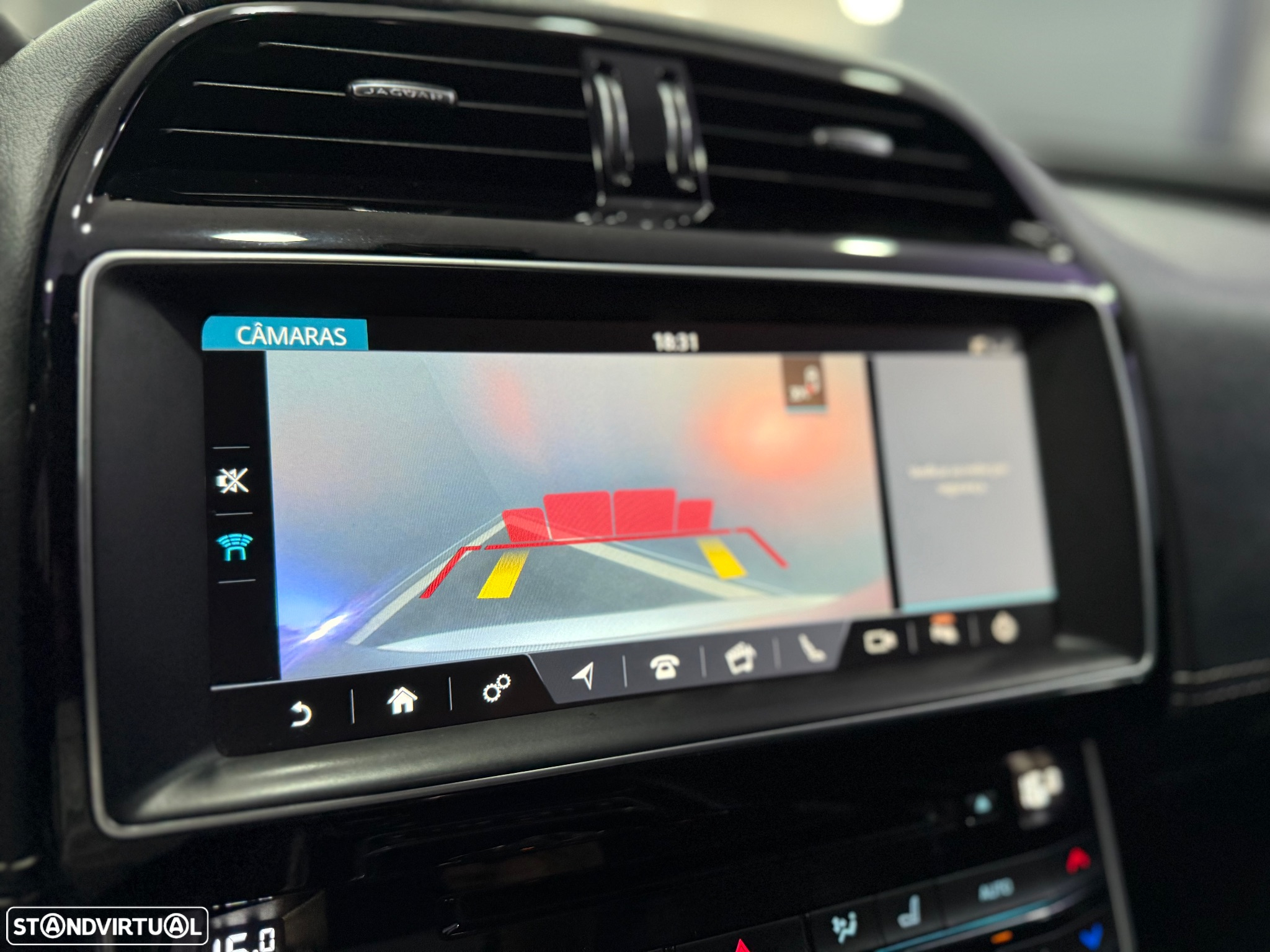 Jaguar XE 2.0 D R-Sport Aut. - 33