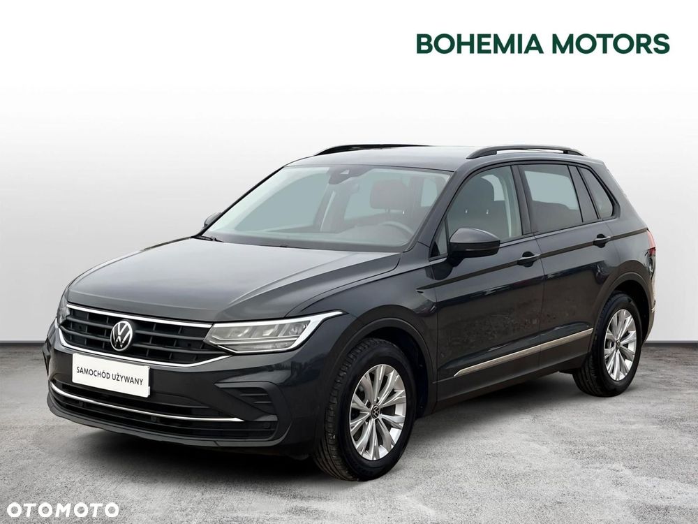 Volkswagen Tiguan - 1