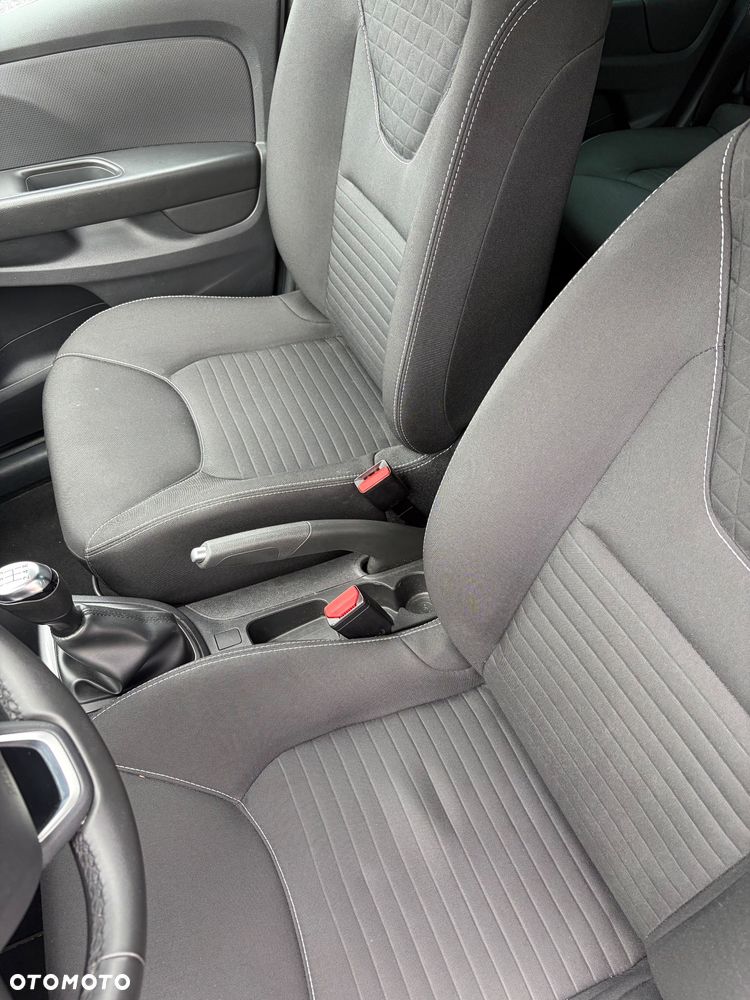 Renault Clio 1.2 16V Limited - 10