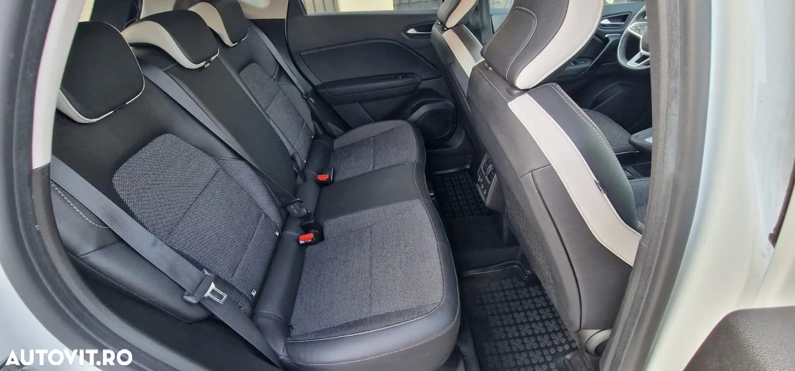 Renault Captur E-Tech Plug-In-Hybrid Intens - 16
