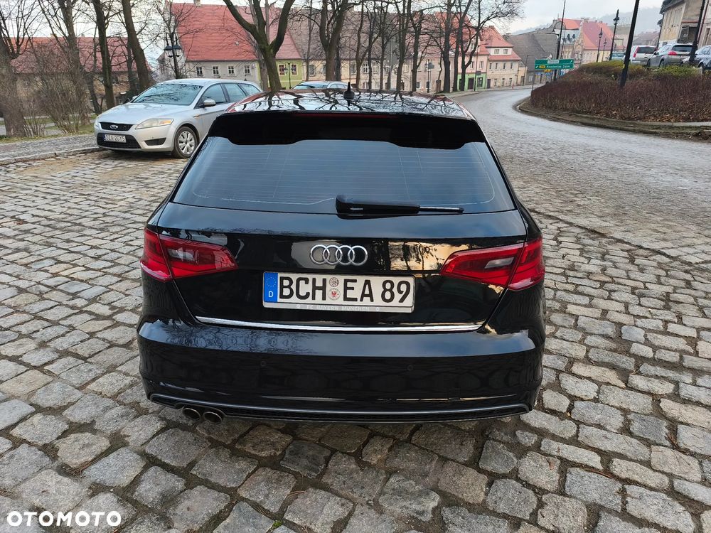 Audi A3 Sportback 2.0 TDI S tronic S line Sportpaket - 4