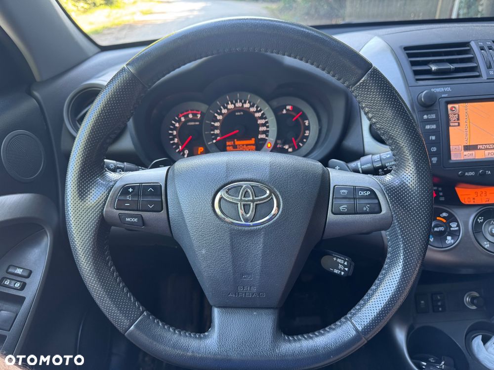 Toyota RAV4 2.2 D-4D 4x4 Automatik Executive - 10