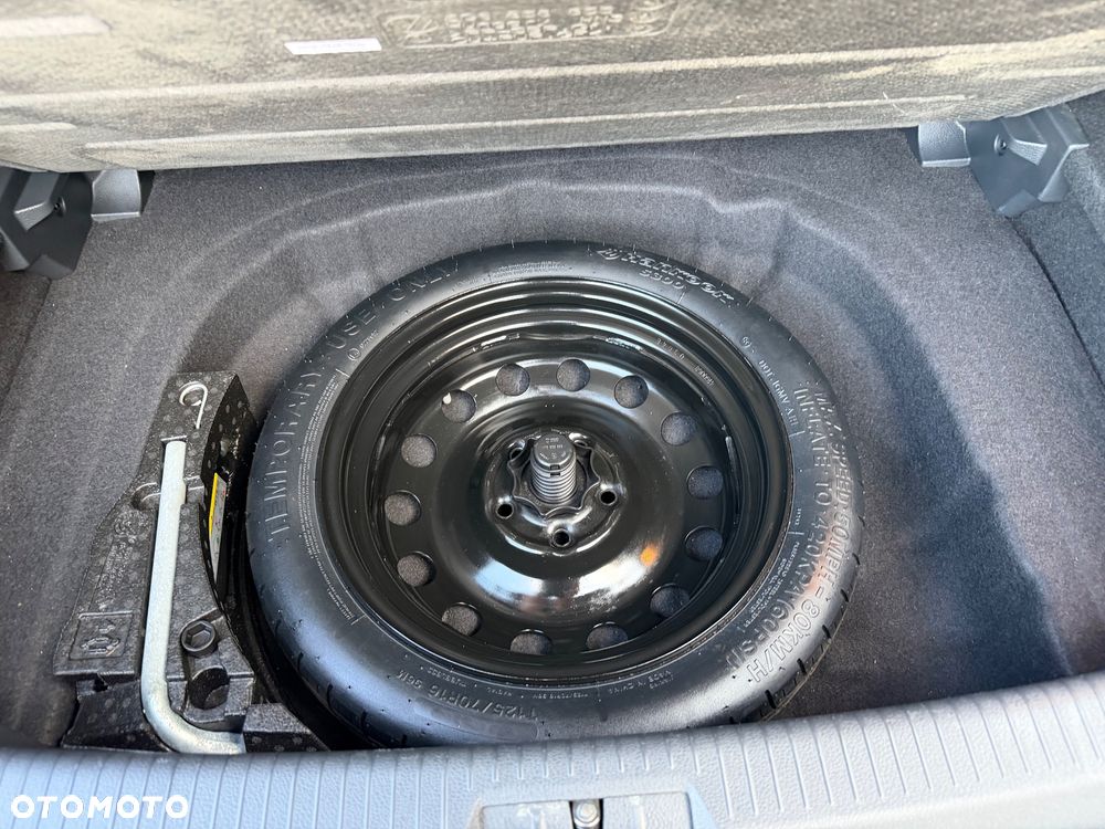 Volkswagen Golf 1.6 TDI DSG Sound - 25