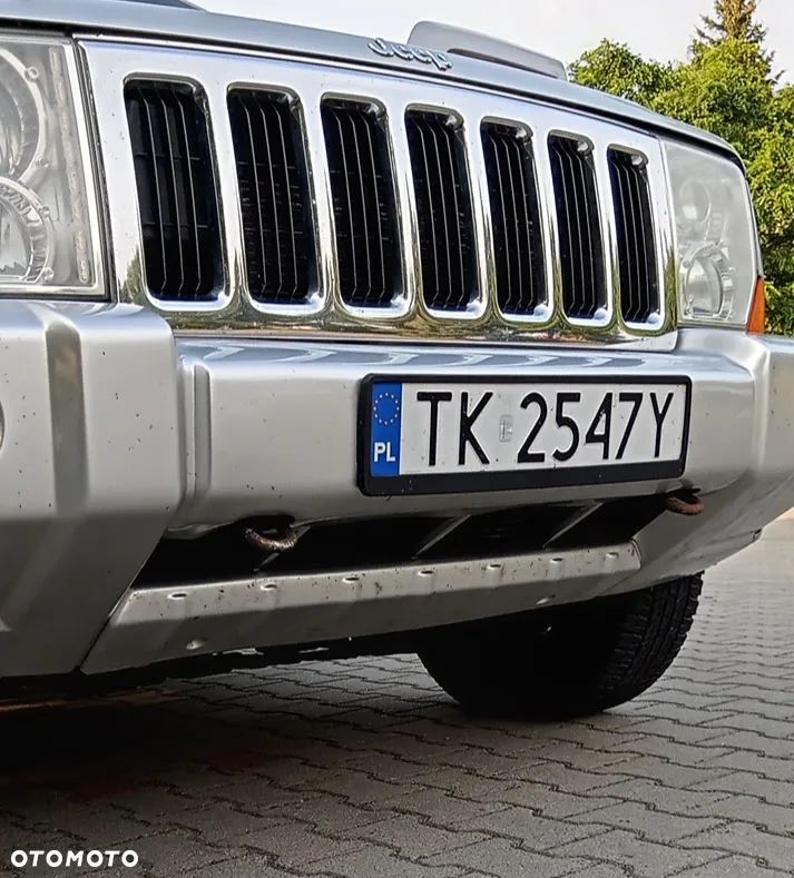 Jeep Commander 5.7 V8 Limited - 29