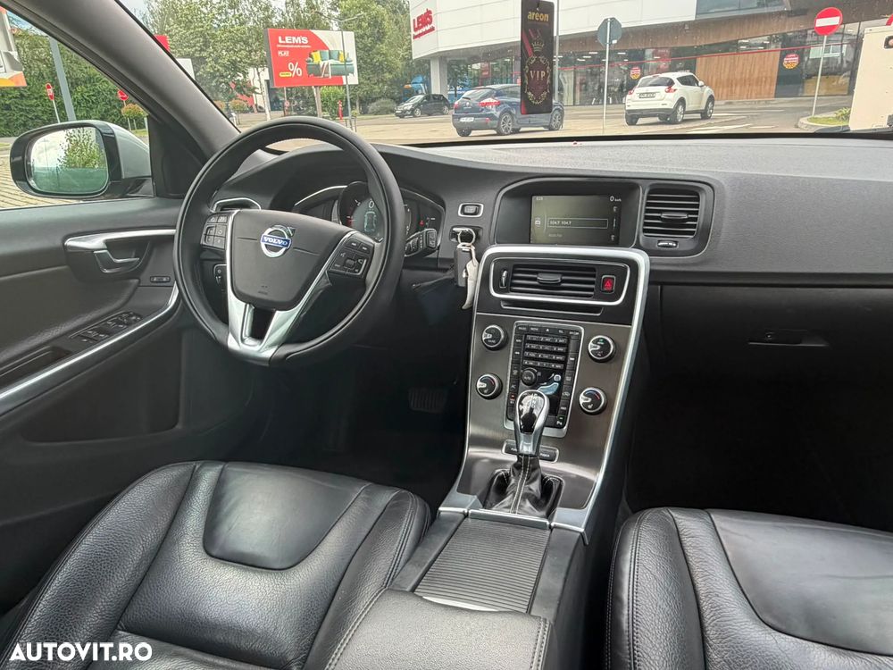 Volvo V60 D5AWD Summum - 5