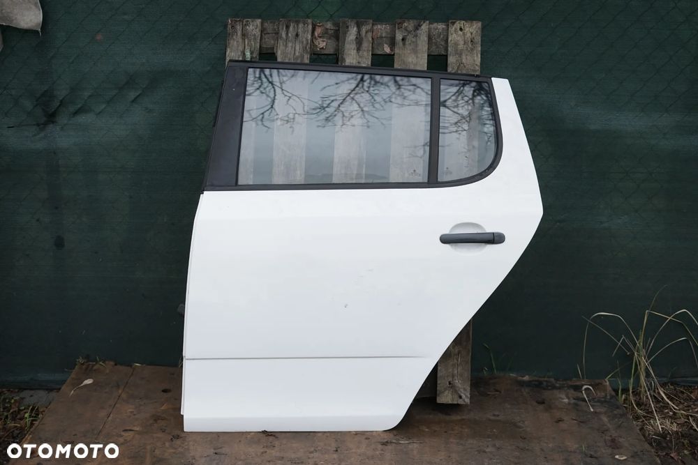 Drzwi tył tylne lewe Skoda Fabia II 1026 - 1