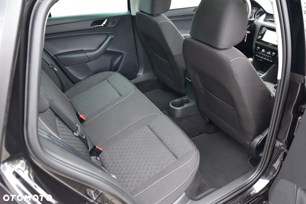 Skoda RAPID 1.6 TDI DPF Edition - 31