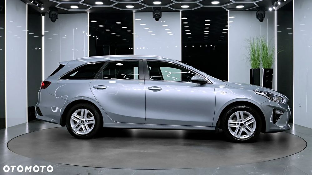 Kia Ceed 1.6 CRDi SCR M - 11