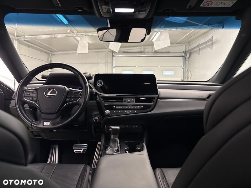 Lexus ES 300h F Sport Edition - 20