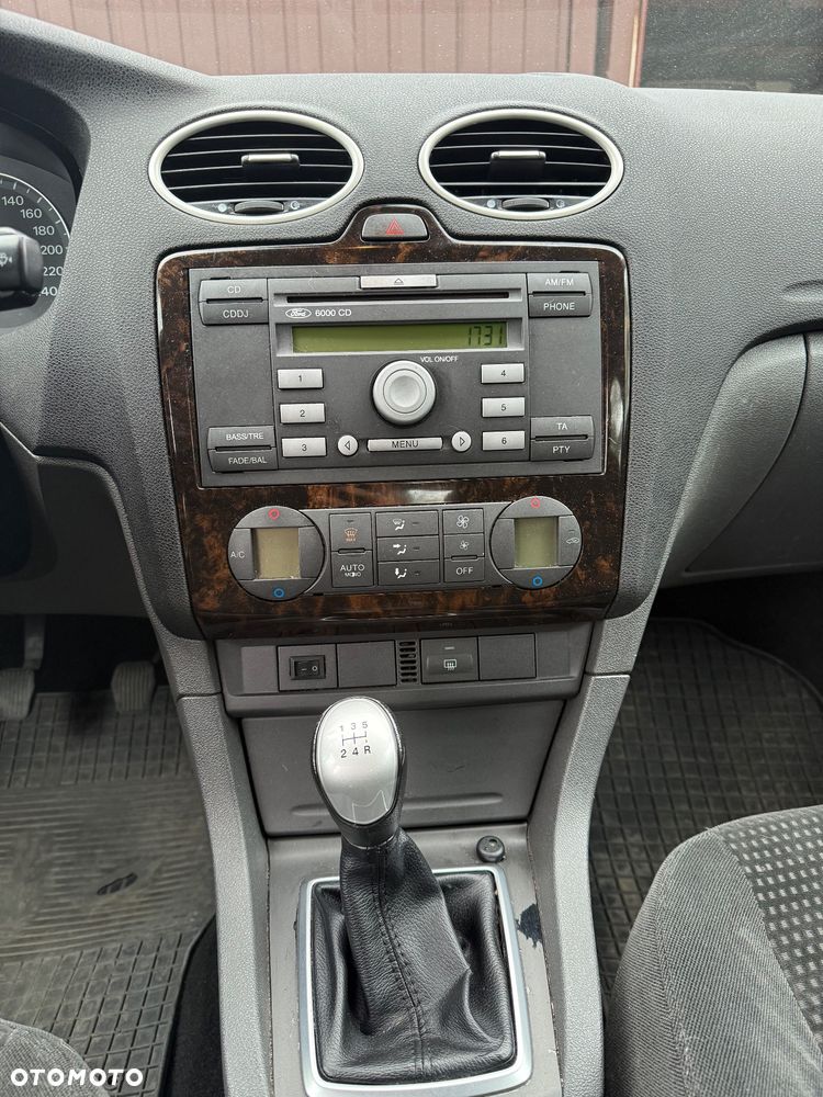Ford Focus 1.6 TDCi DPF Ghia - 12