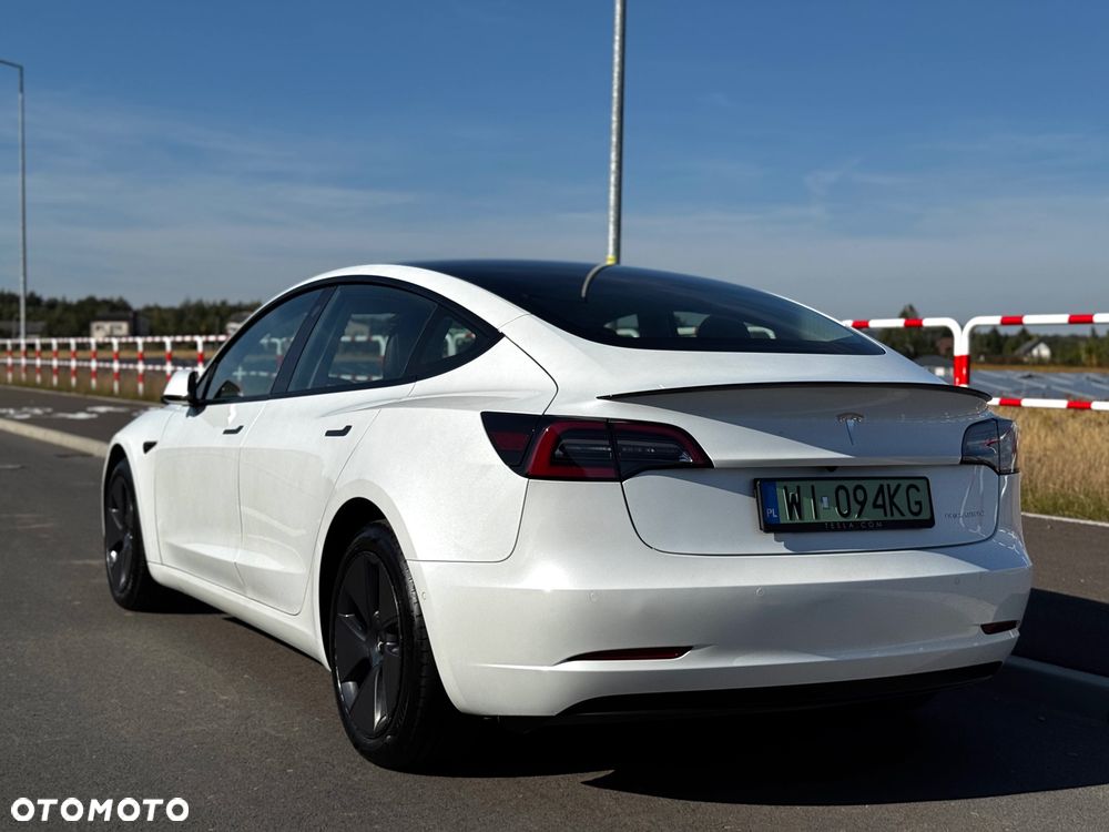 Tesla Model 3 - 7