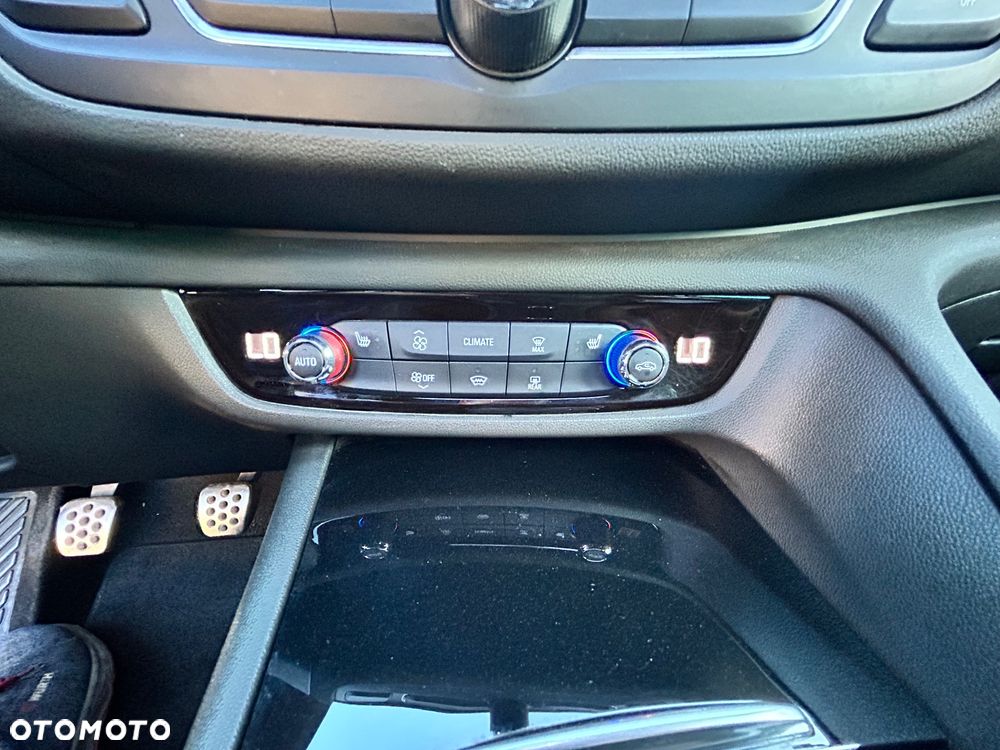 Opel Insignia - 34
