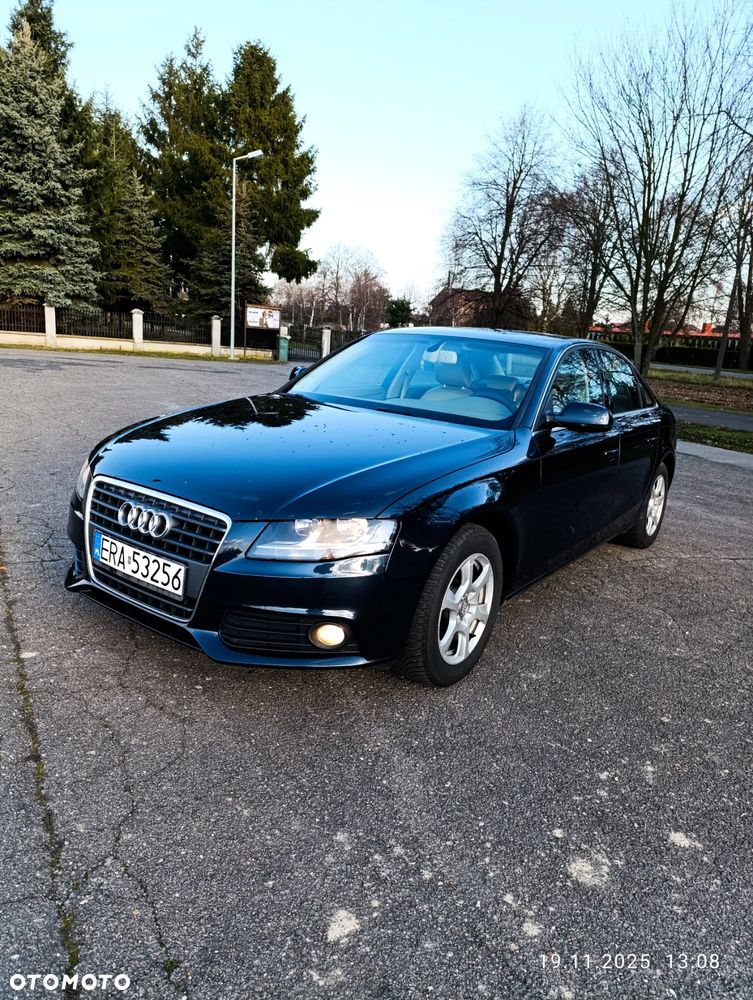 Audi A4 Limousine - 1