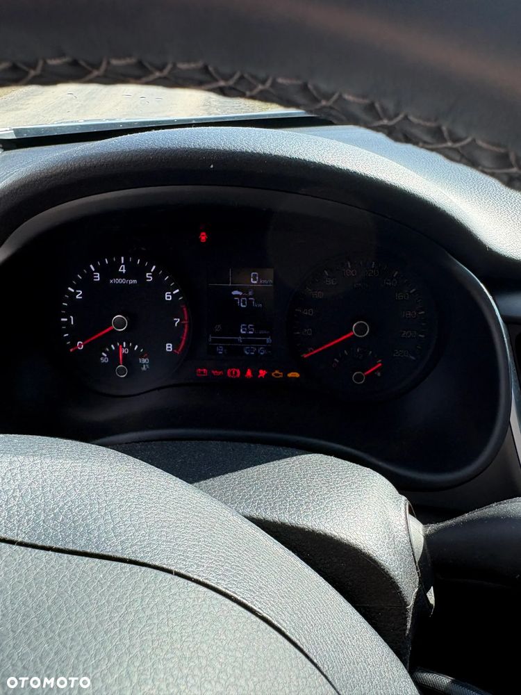 Kia Stonic 1.2 M - 8