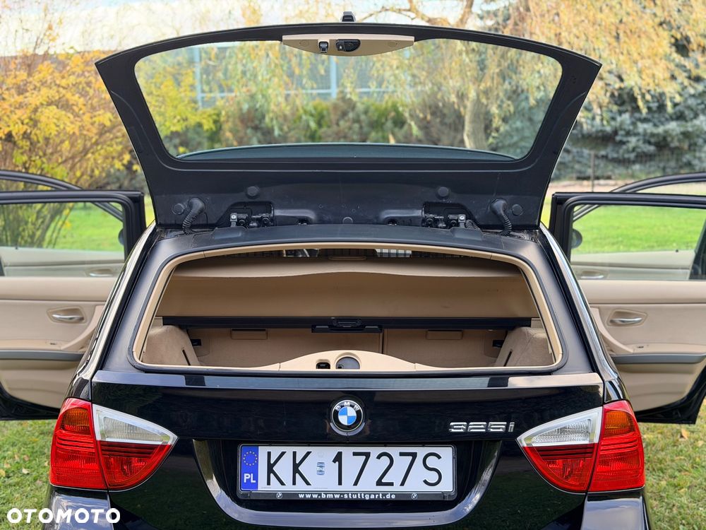 BMW Seria 3 325i - 12