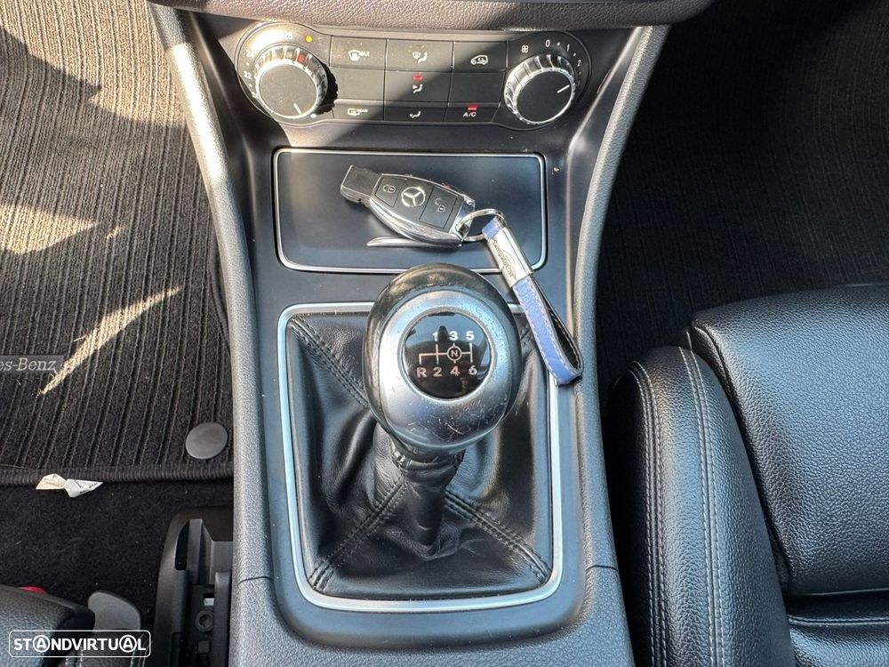 Mercedes-Benz CLA 180 d Shooting Brake - 25