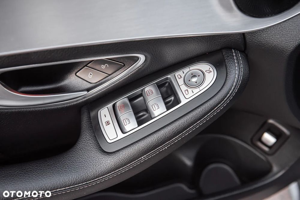 Mercedes-Benz Klasa C 200 d T 7G-TRONIC AMG Line - 18