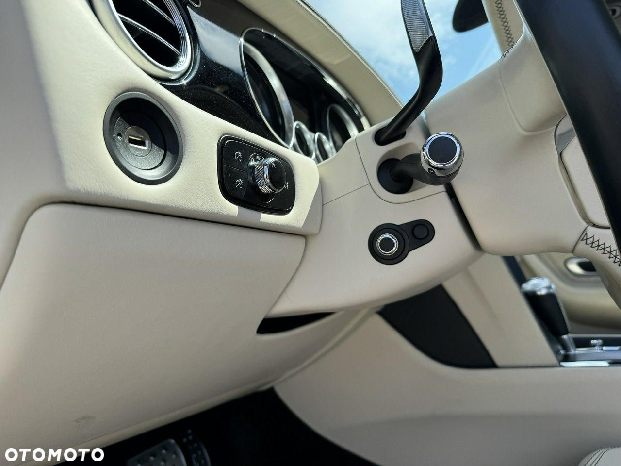 Bentley Continental GT - 16
