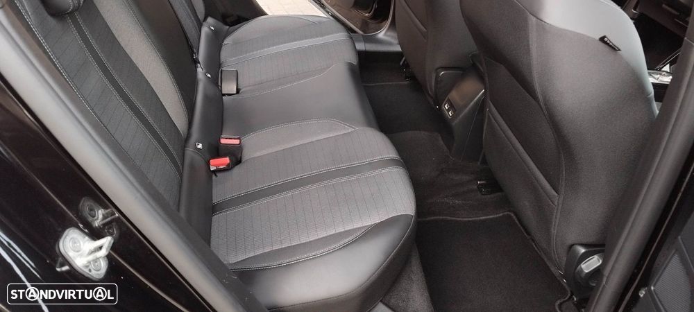 Peugeot e-2008 50 kWh Allure - 27