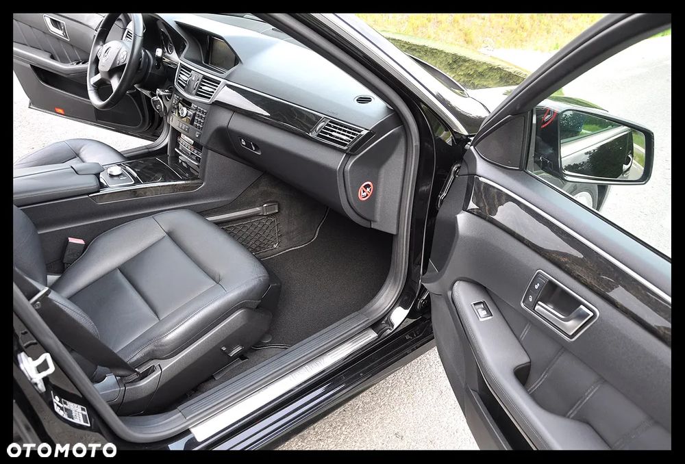 Mercedes-Benz Klasa E 300 CDI DPF BlueEFFICIENCY 7G-TRONIC Avantgarde - 26