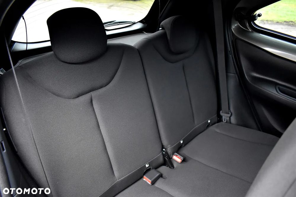 Toyota Aygo X Air Style - 18