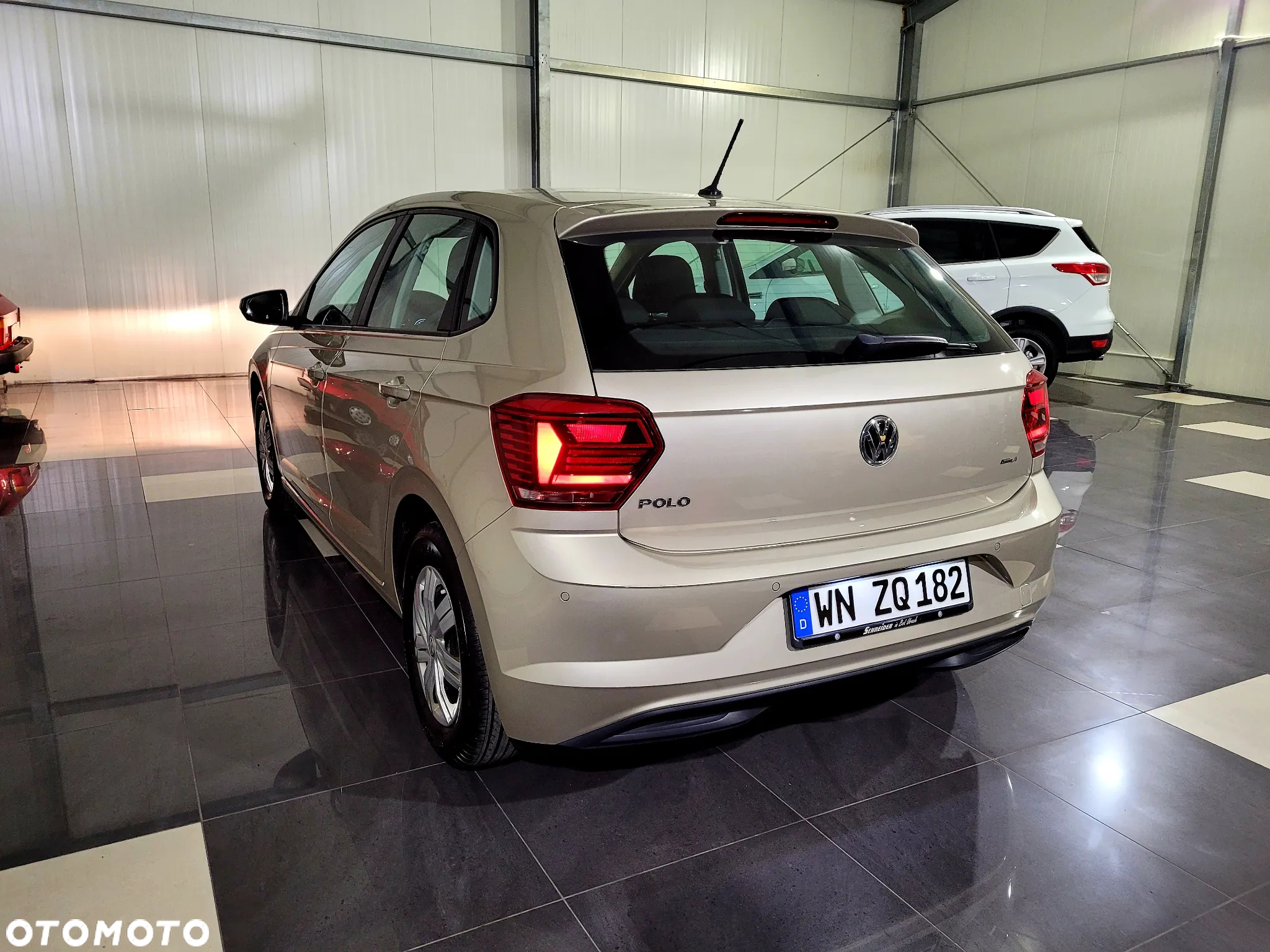 Volkswagen Polo 1.0 Comfortline - 25