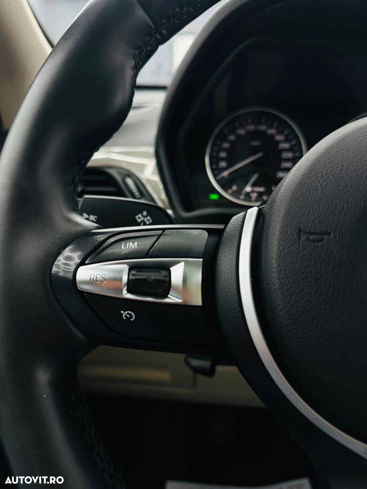 BMW X1 xDrive18d xLine - 32