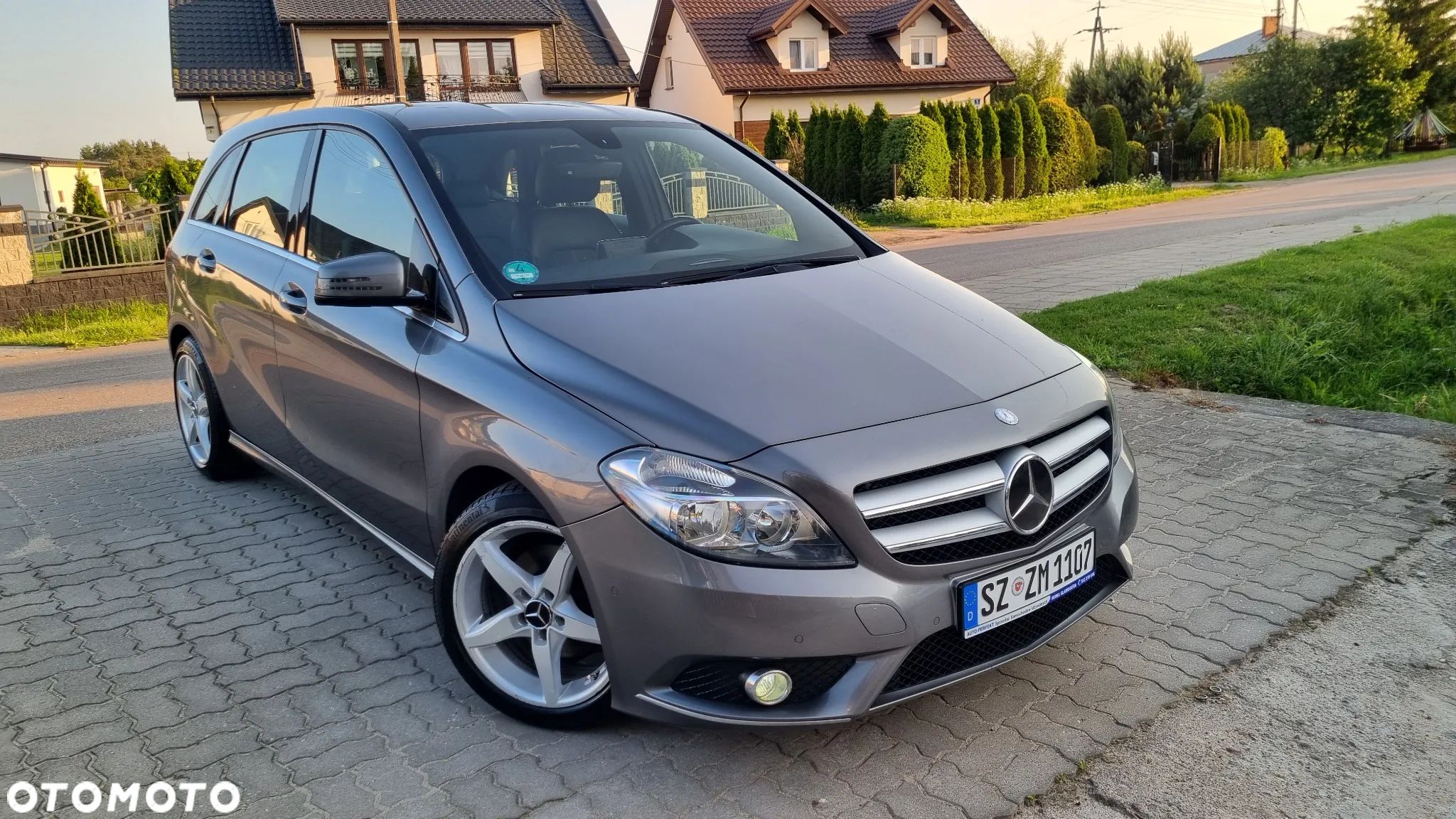Mercedes-Benz Klasa B 200 AMG Line - 1