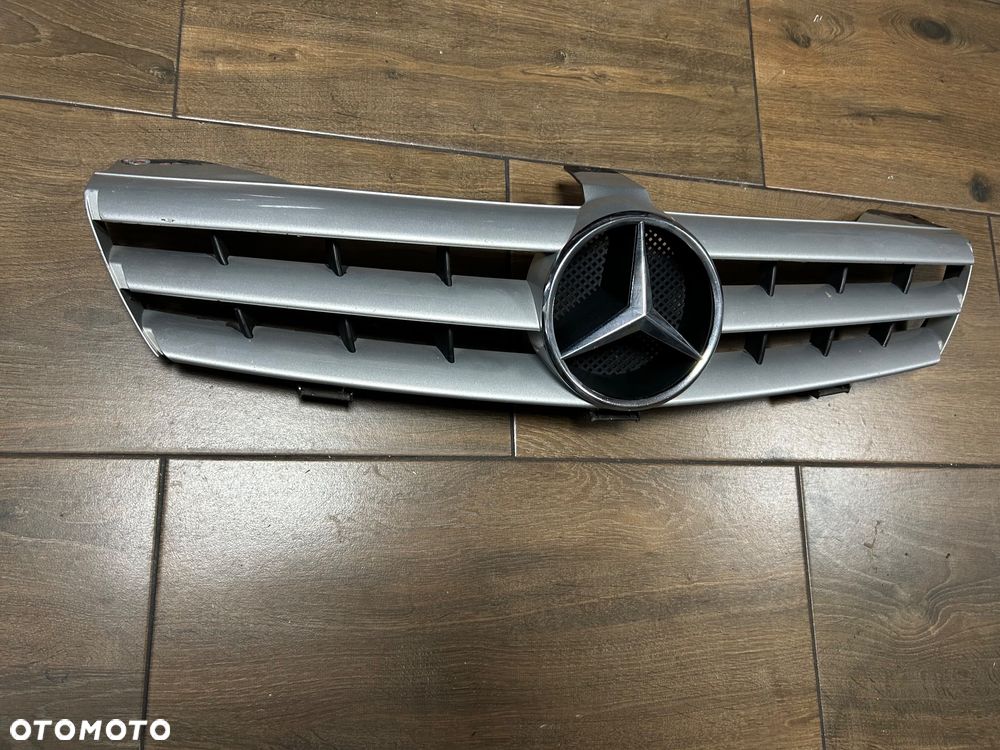 MERCEDES CLS 219 W219 GRILL ATRAPA 63 AMG IGLA ORG - 2