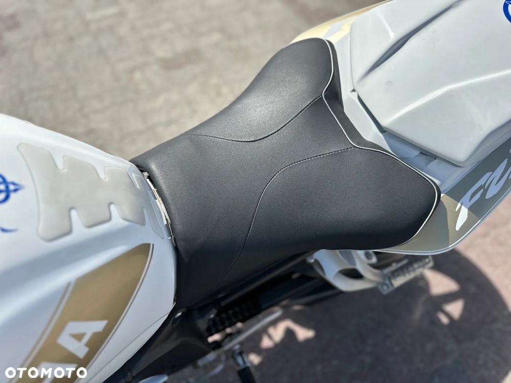Yamaha FZ - 22