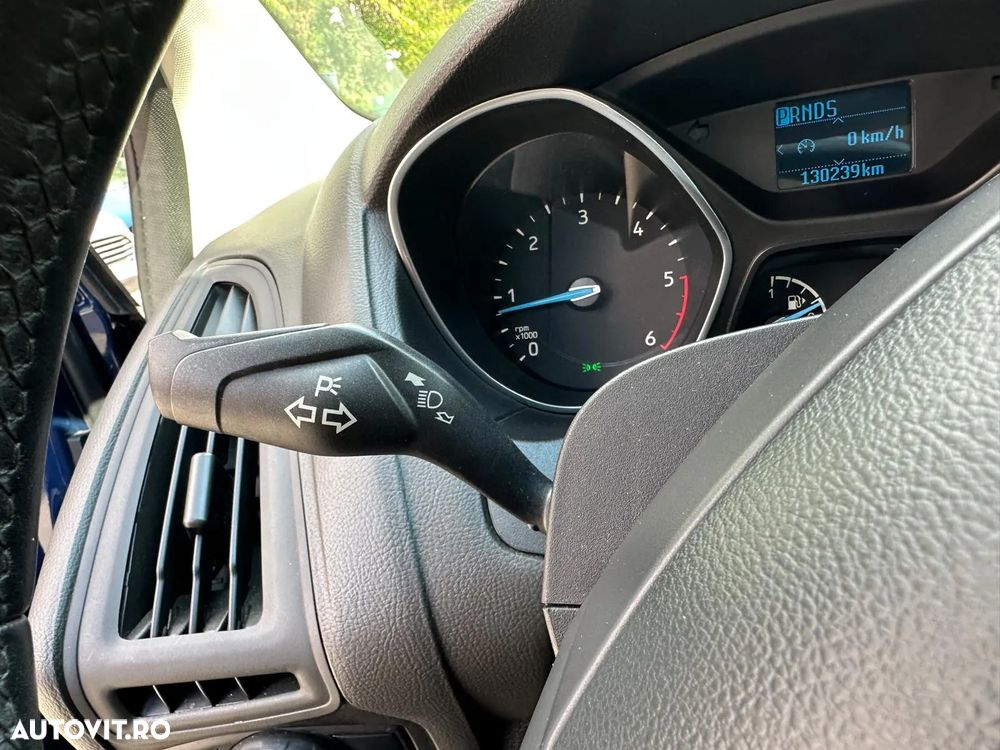 Ford Focus 1.5 TDCi Powershift Titanium - 19