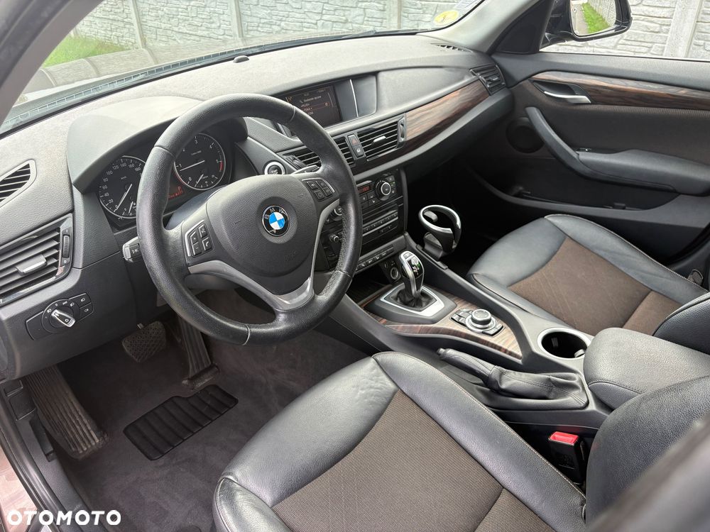 BMW X1 xDrive18d xLine - 11