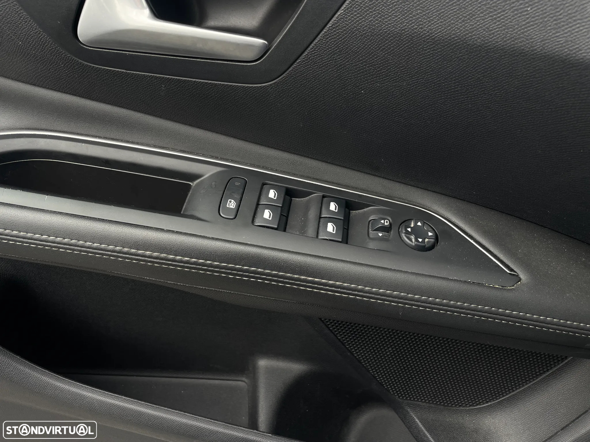 Peugeot 3008 1.2 PureTech Allure Pack EAT8 - 42