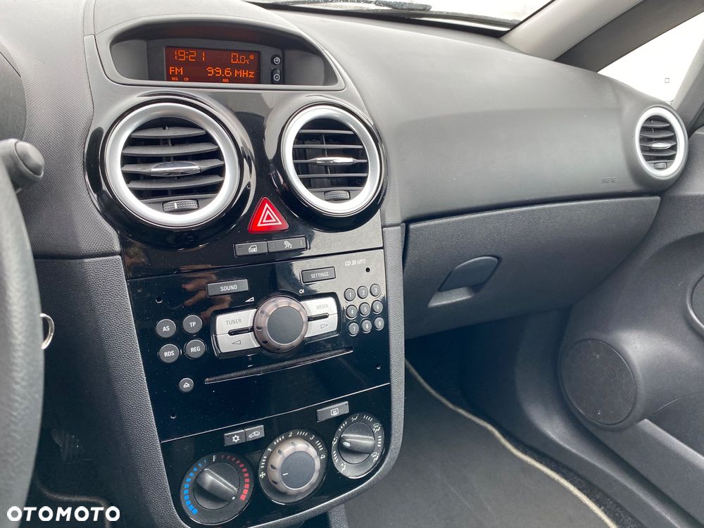 Opel Corsa 1.4 16V Energy - 14