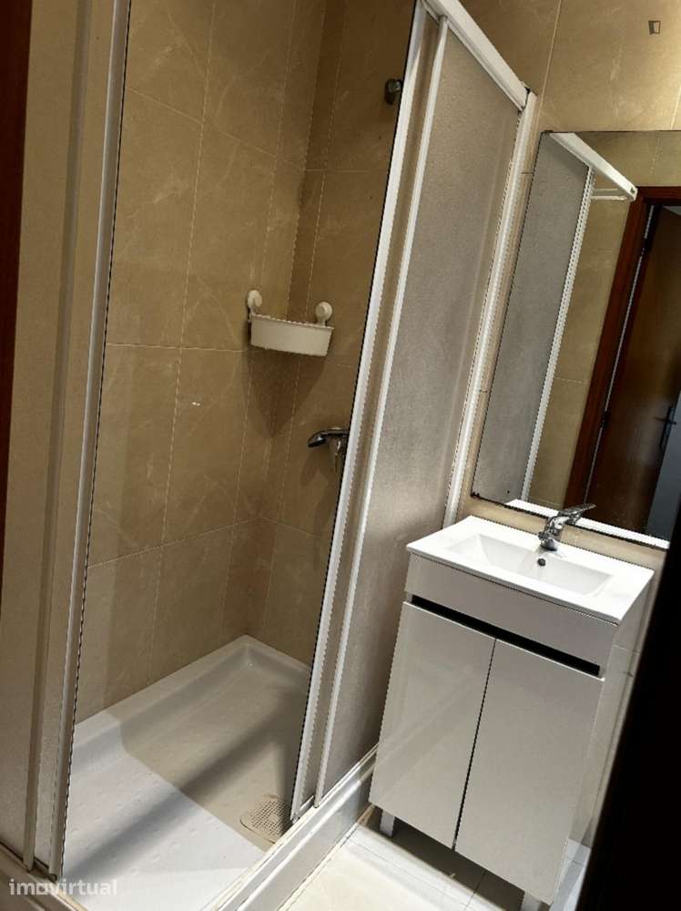 Quarto - localizado em Cedofeita Porto - Grande imagem: 3/15