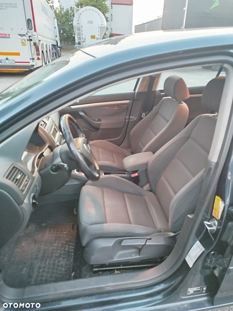 Volkswagen Golf 2.0 TDI DSG Sportline - 17