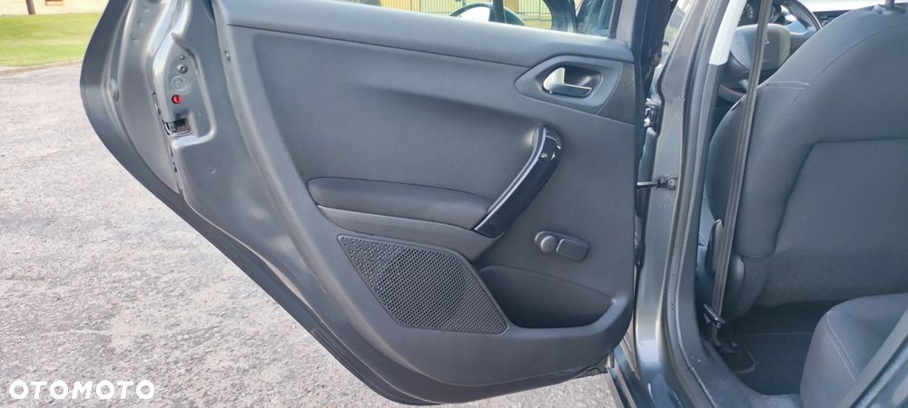 Peugeot 208 1.2 VTi Access - 16