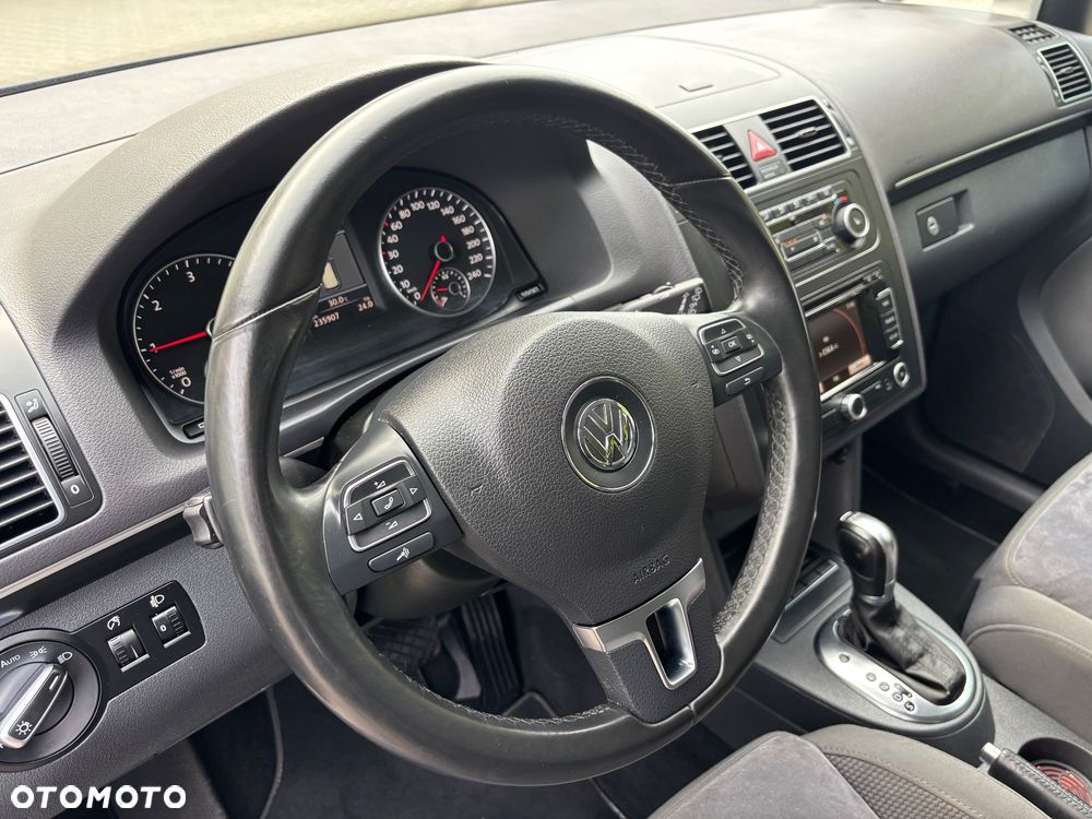 Volkswagen Touran 2.0 TDI DPF DSG Highline - 11