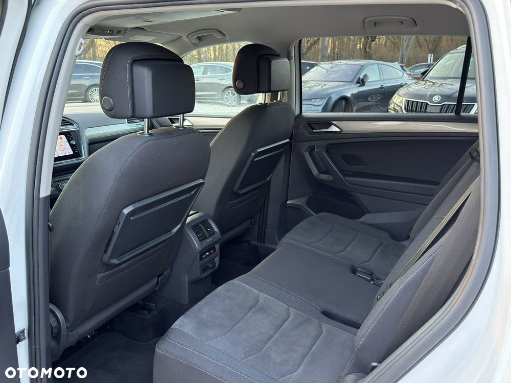 Volkswagen Tiguan Allspace - 16