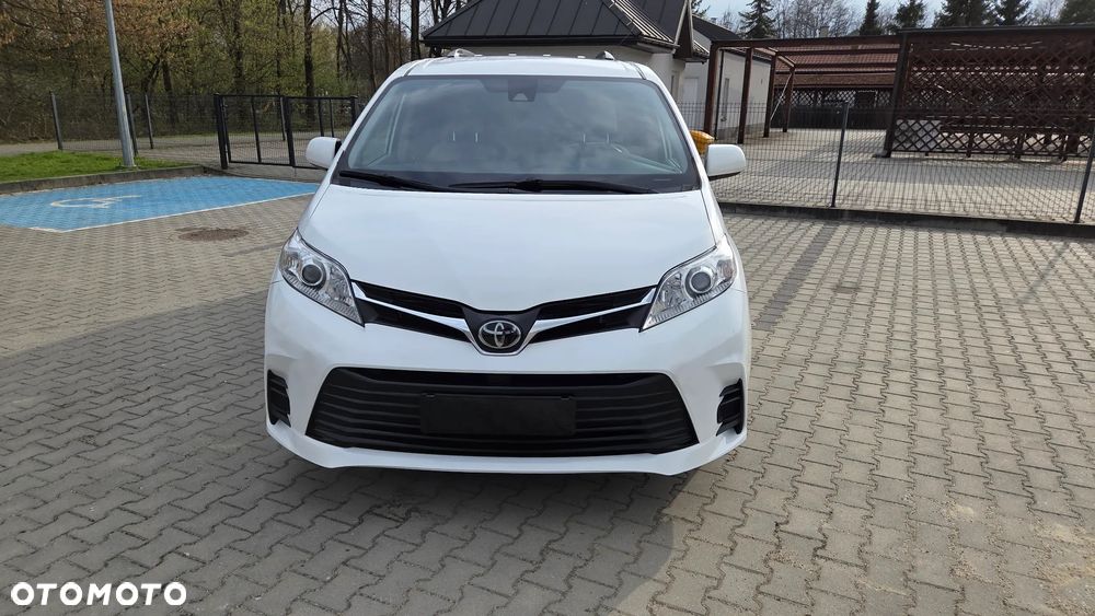 Toyota Sienna - 15