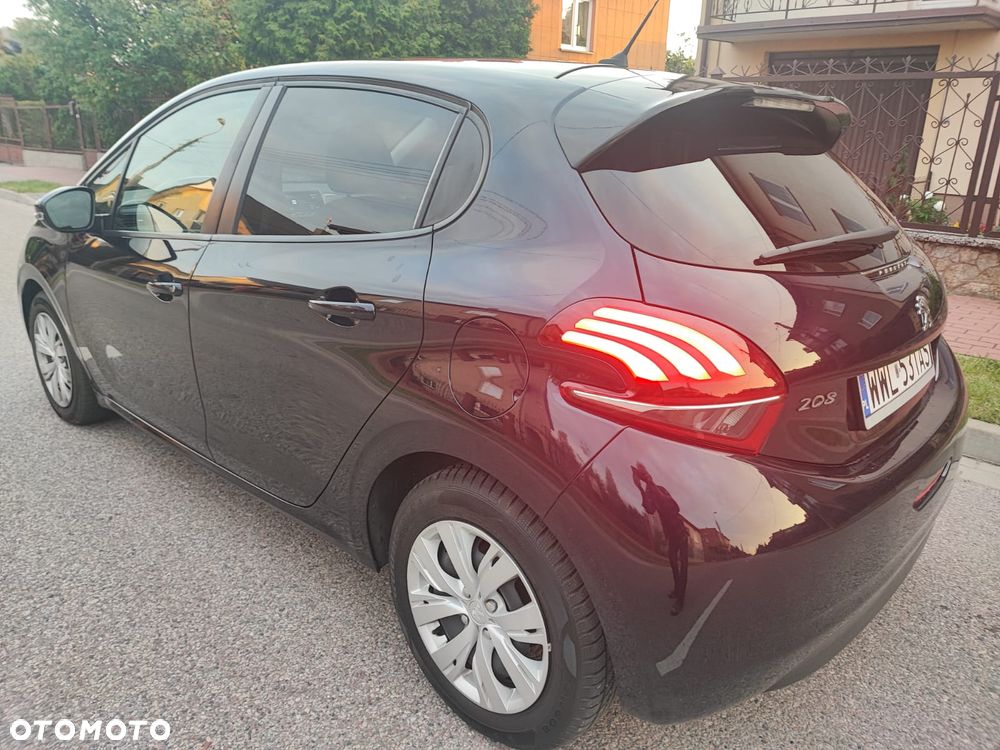 Peugeot 208 - 18
