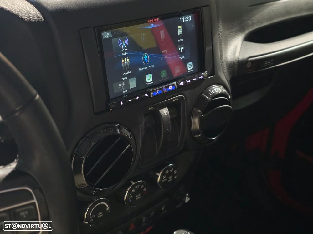 Jeep Wrangler Unlimited 2.8 CRD Recon AT - 27