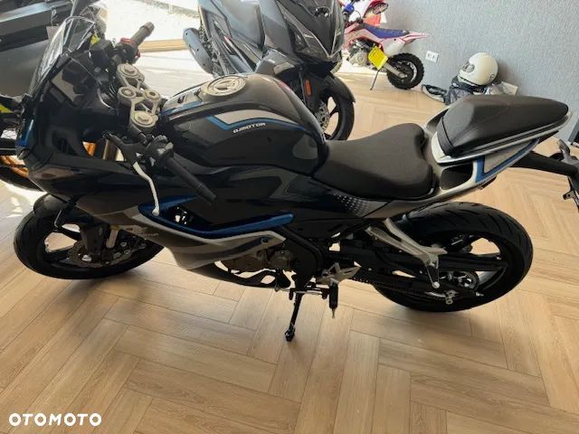 QJMOTOR SRK 125R - 10