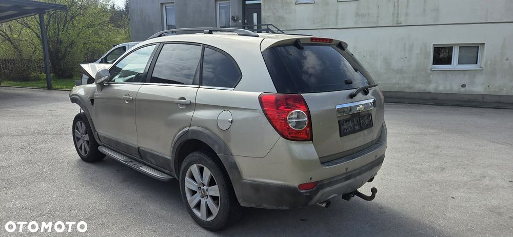 CHEVROLET CAPTIVA 55U pas tył podłoga wanna - 3