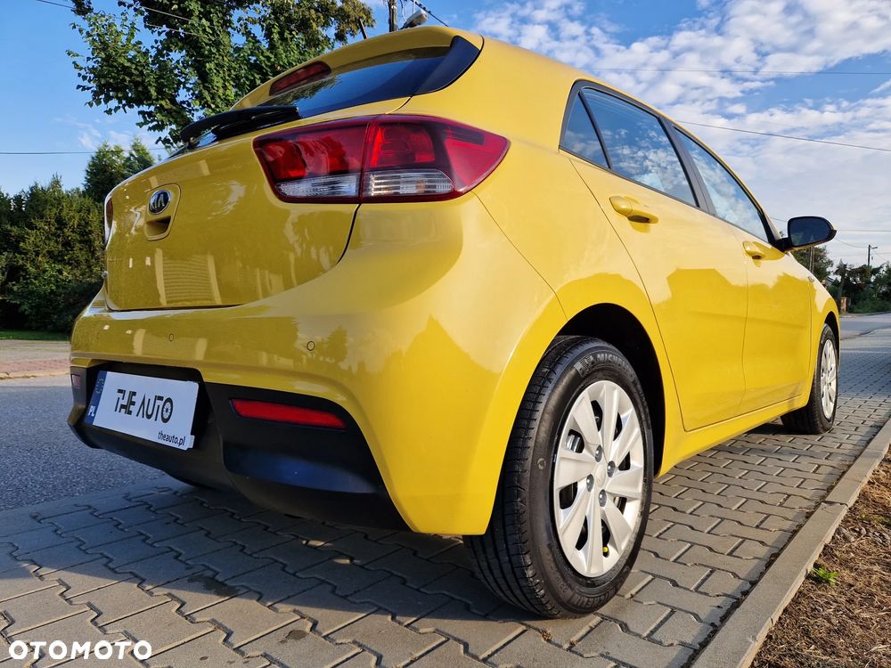 Kia Rio 1.2 L - 8