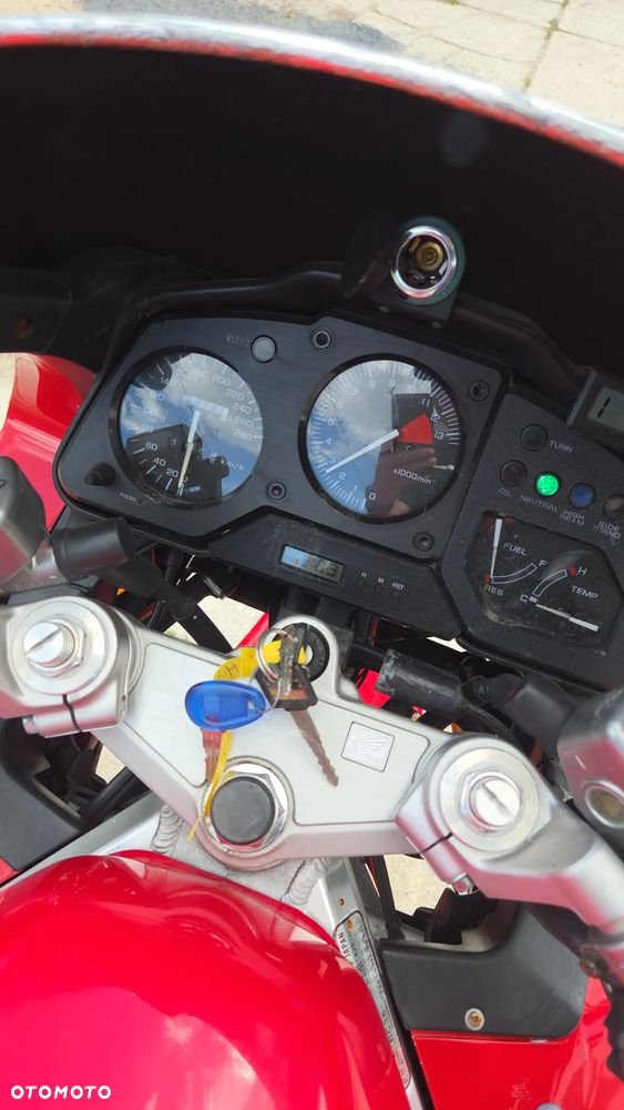 Honda VFR - 9