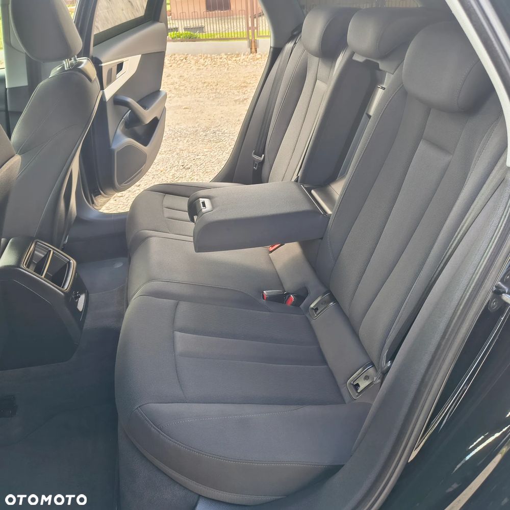 Audi A4 Avant 2.0 TDI Design - 17